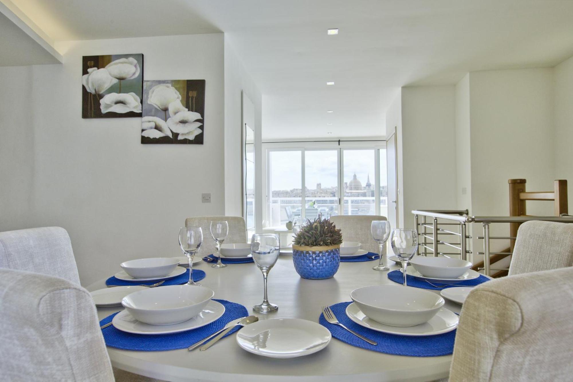 Bastions Seaview Apartments And Duplex Penthouse In Sliema By Shortletsmalta Exterior photo