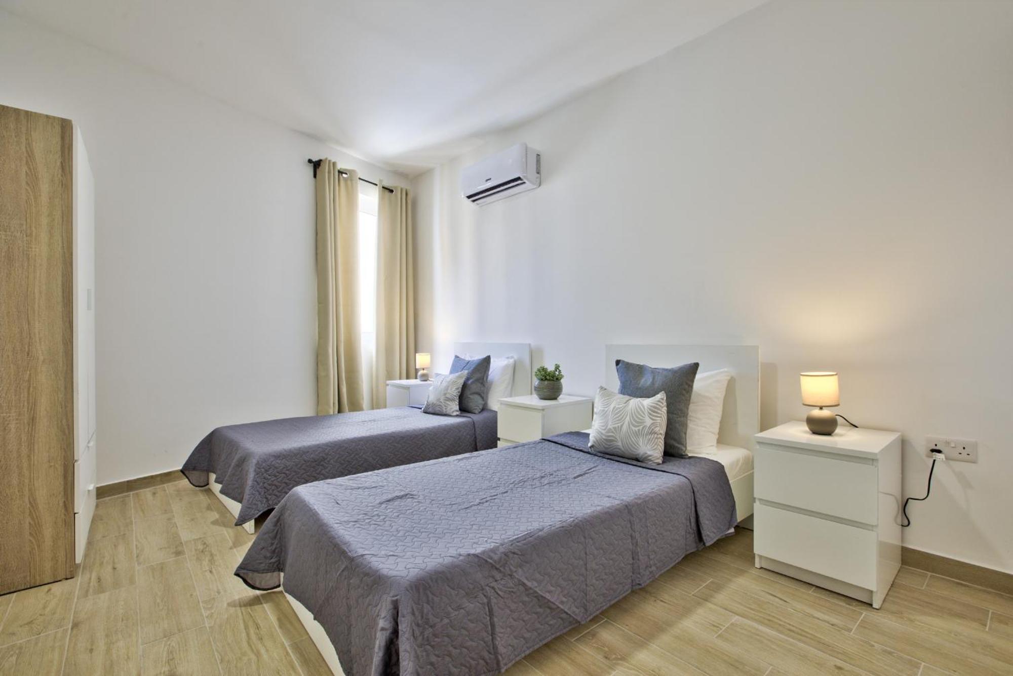 Bastions Seaview Apartments And Duplex Penthouse In Sliema By Shortletsmalta Exterior photo