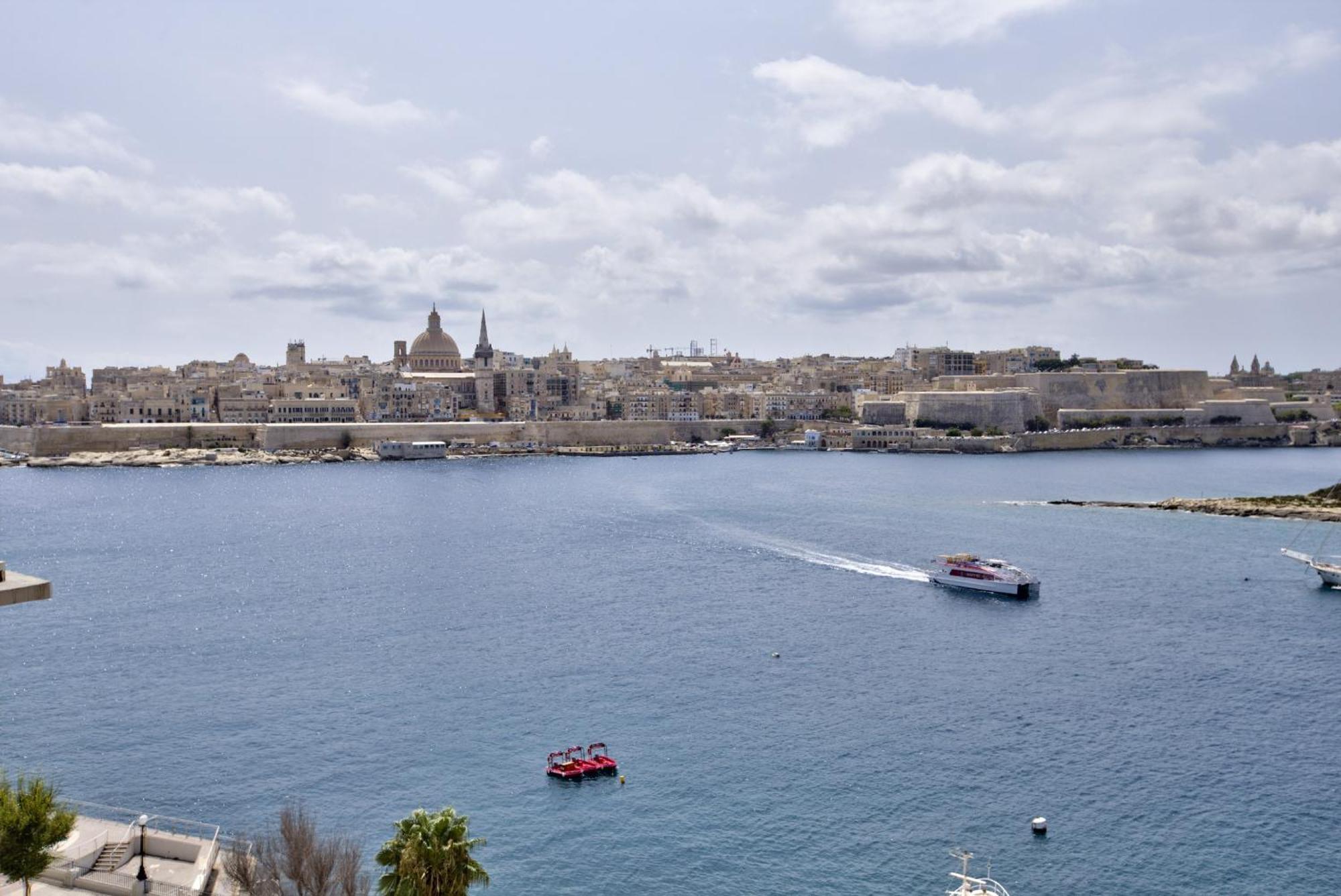 Bastions Seaview Apartments And Duplex Penthouse In Sliema By Shortletsmalta Exterior photo