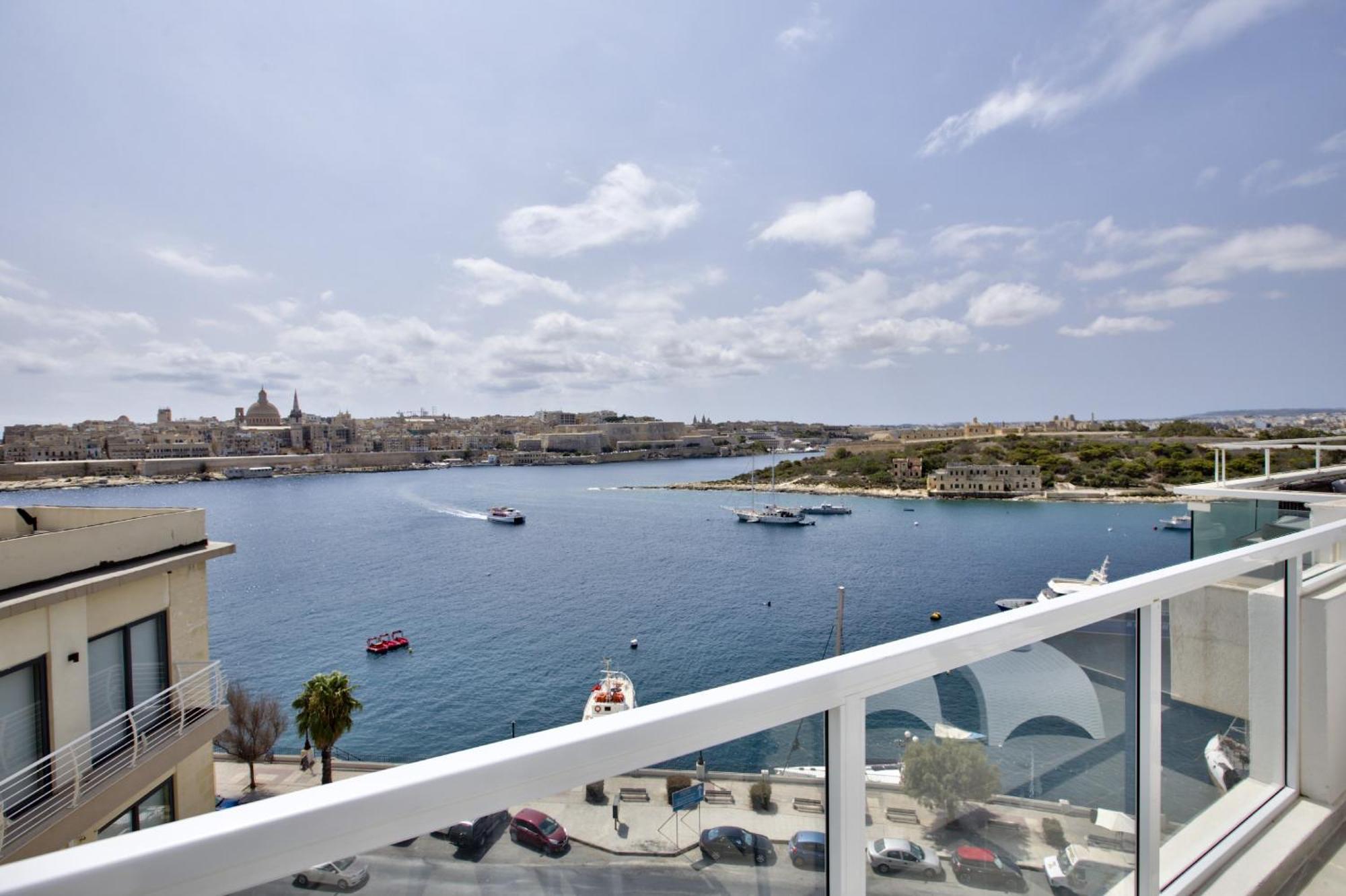 Bastions Seaview Apartments And Duplex Penthouse In Sliema By Shortletsmalta Exterior photo